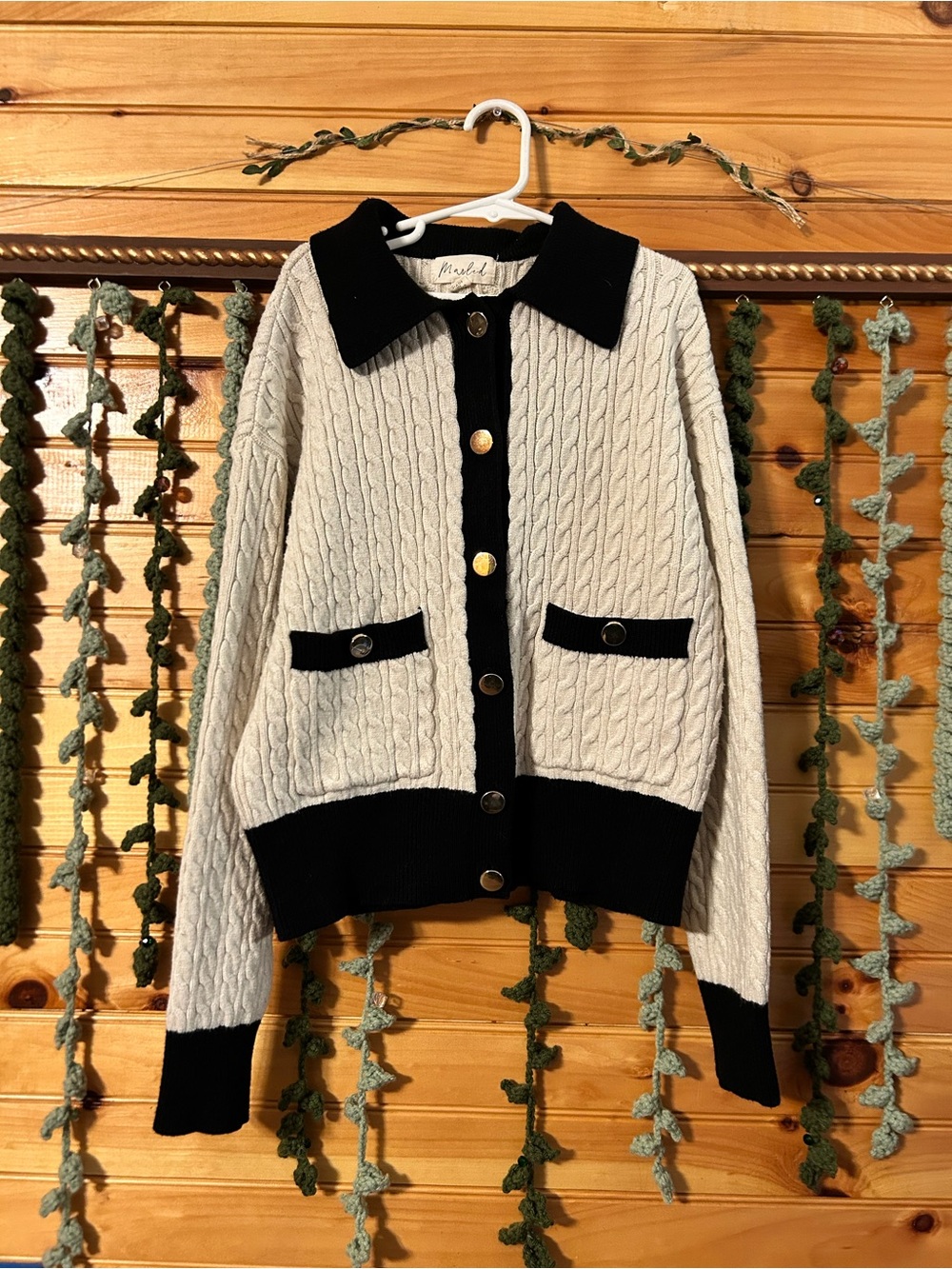 Classic Two-Tone Cable Knit Cardigan Sweater - Cream & Black